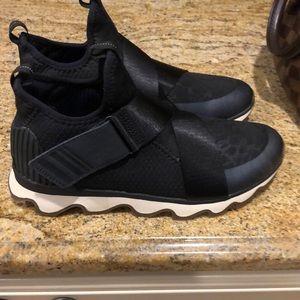Sorel womens kinetic sneaker (NWT)
